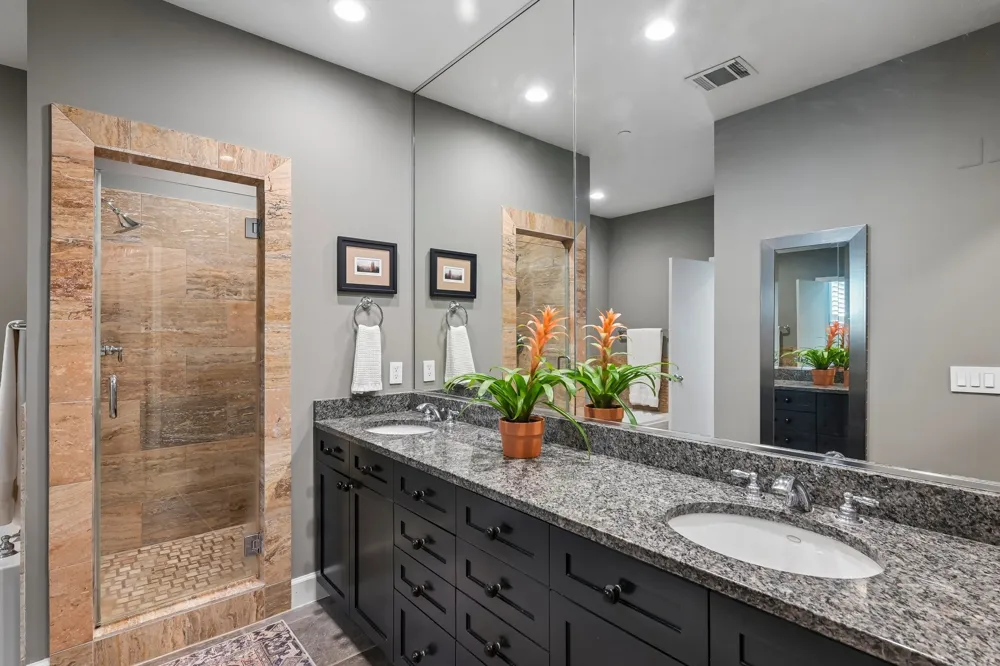 4310 Buena Vista Street #17 Dallas, TX 75205