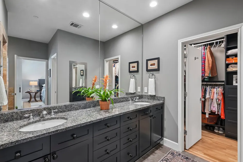 4310 Buena Vista Street #17 Dallas, TX 75205