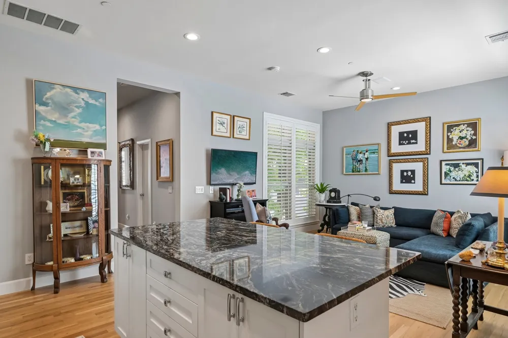 4310 Buena Vista Street #17 Dallas, TX 75205