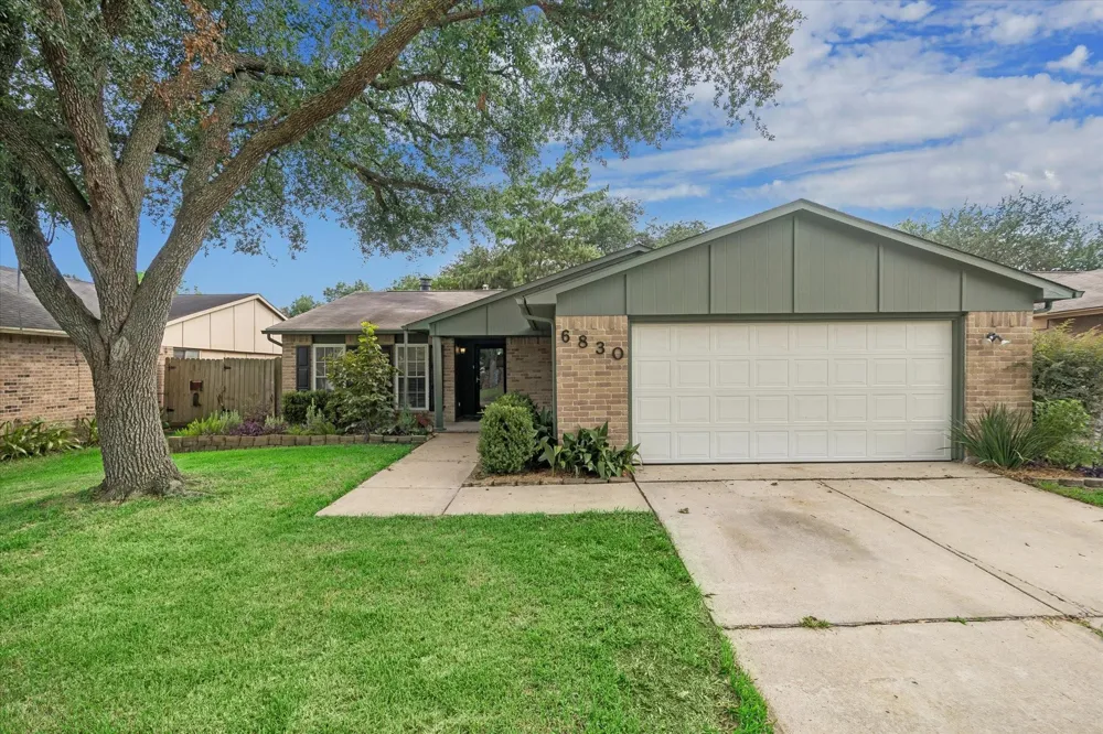 6830 Pickett Drive Richmond, TX 77469