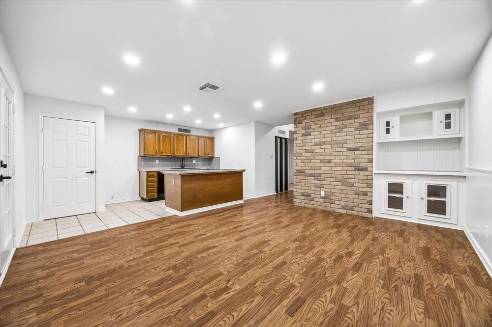 6830 Pickett Drive Richmond, TX 77469