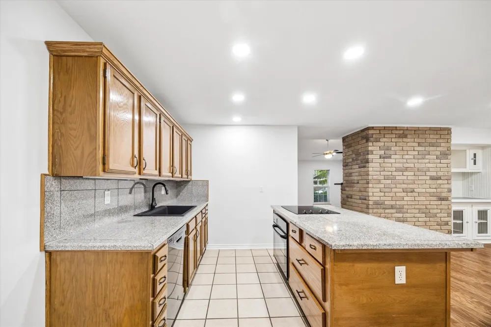6830 Pickett Drive Richmond, TX 77469