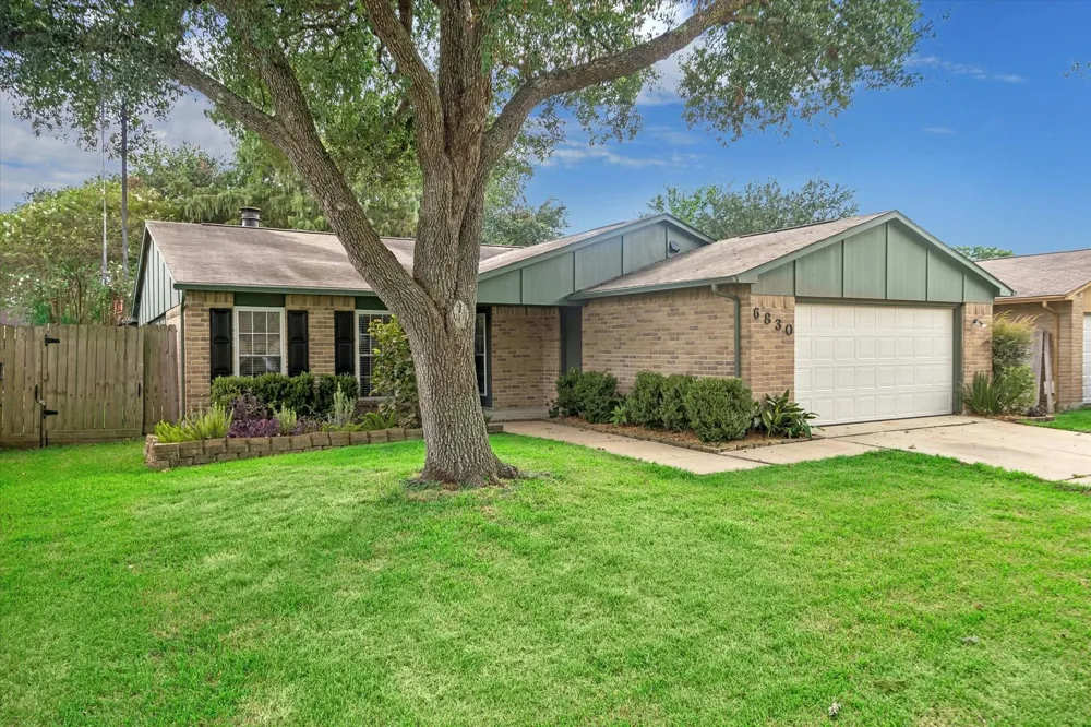 6830 Pickett Drive Richmond, TX 77469