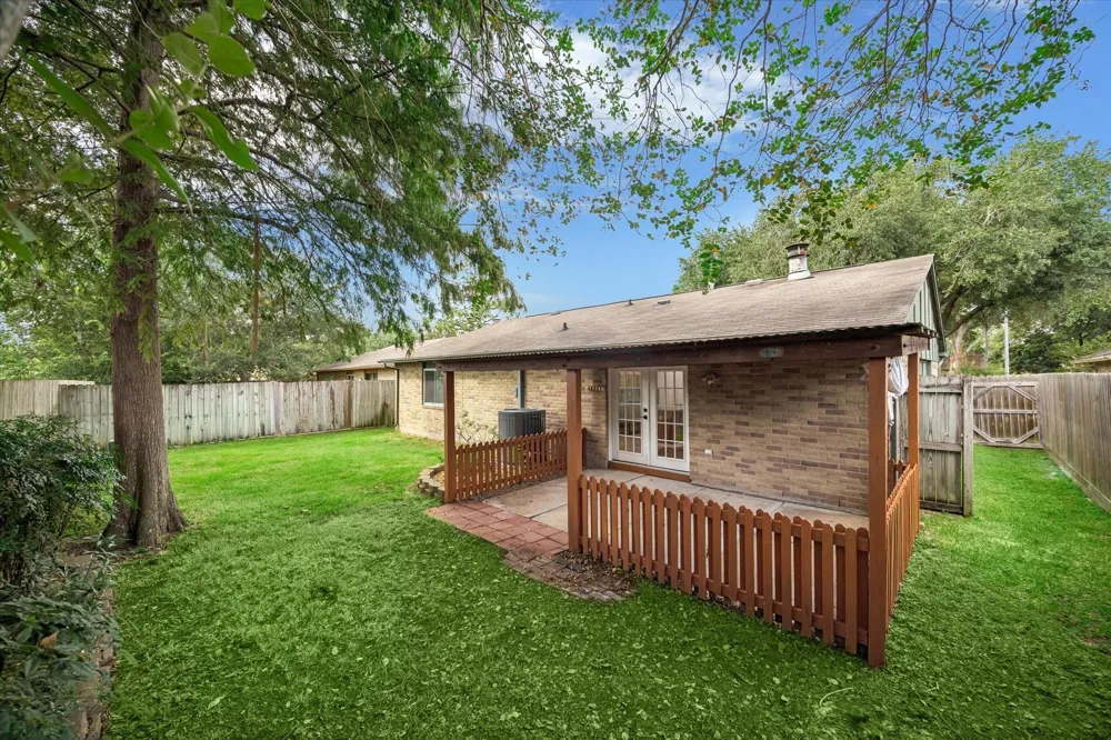 6830 Pickett Drive Richmond, TX 77469