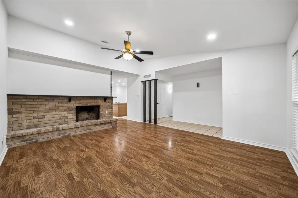 6830 Pickett Drive Richmond, TX 77469