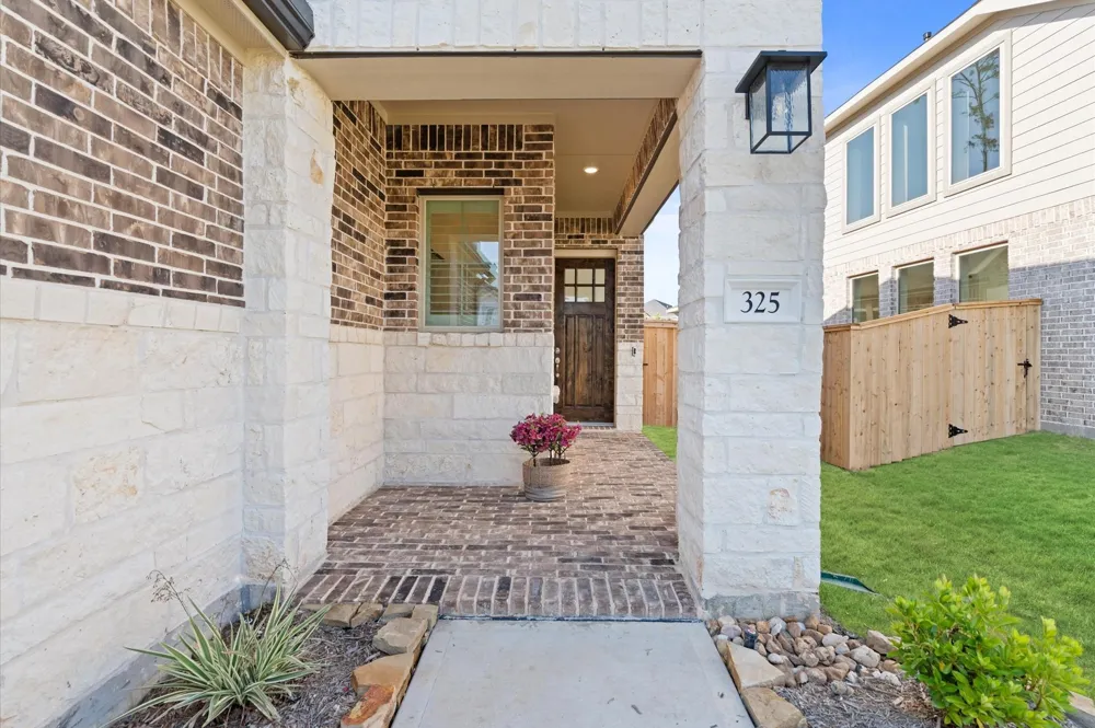 325 Mallorn Lane Montgomery, TX 77316