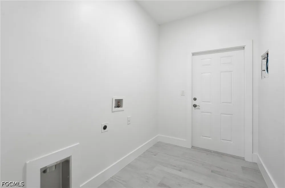 NW 9th Avenue Cape Coral, FL 33993