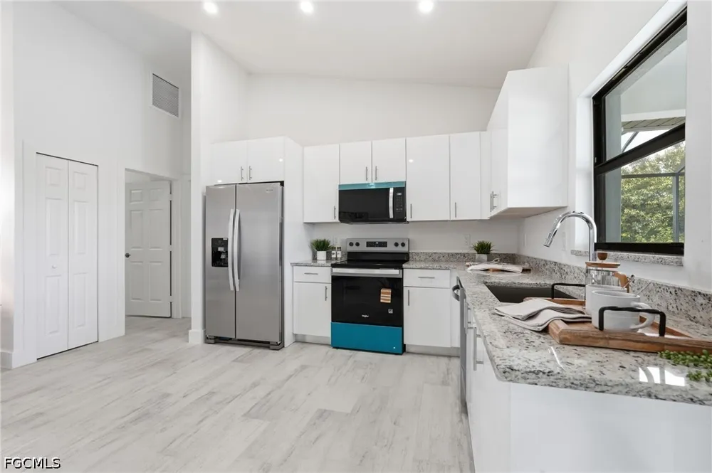NW 9th Avenue Cape Coral, FL 33993