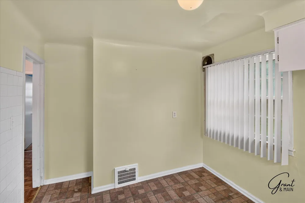 21000 La Salle Boulevard Warren, MI 48089