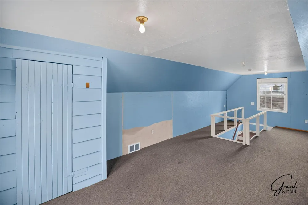 21000 La Salle Boulevard Warren, MI 48089