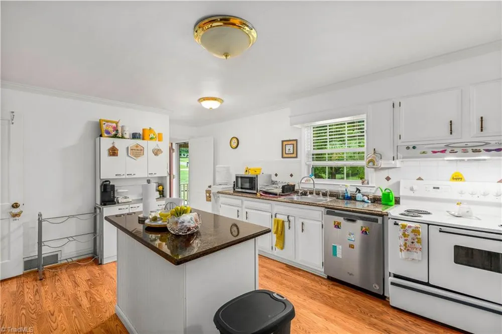 4733 Eastwin Drive Winston-Salem, NC 27104