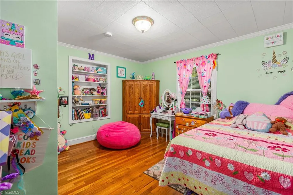 4733 Eastwin Drive Winston-Salem, NC 27104