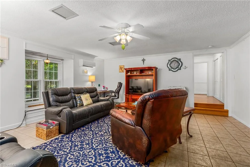 4733 Eastwin Drive Winston-Salem, NC 27104