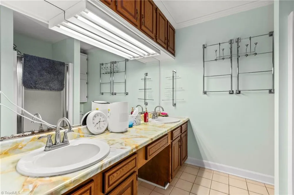 4733 Eastwin Drive Winston-Salem, NC 27104
