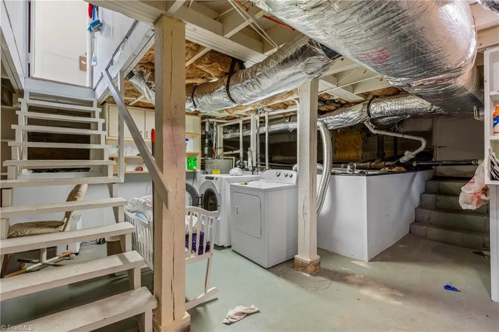 4733 Eastwin Drive Winston-Salem, NC 27104