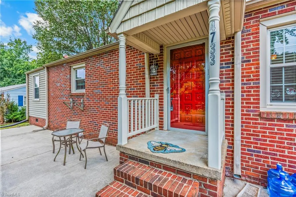 4733 Eastwin Drive Winston-Salem, NC 27104