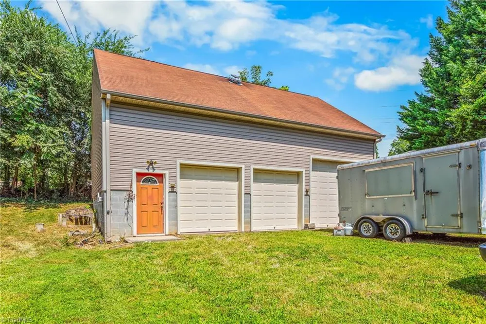4733 Eastwin Drive Winston-Salem, NC 27104