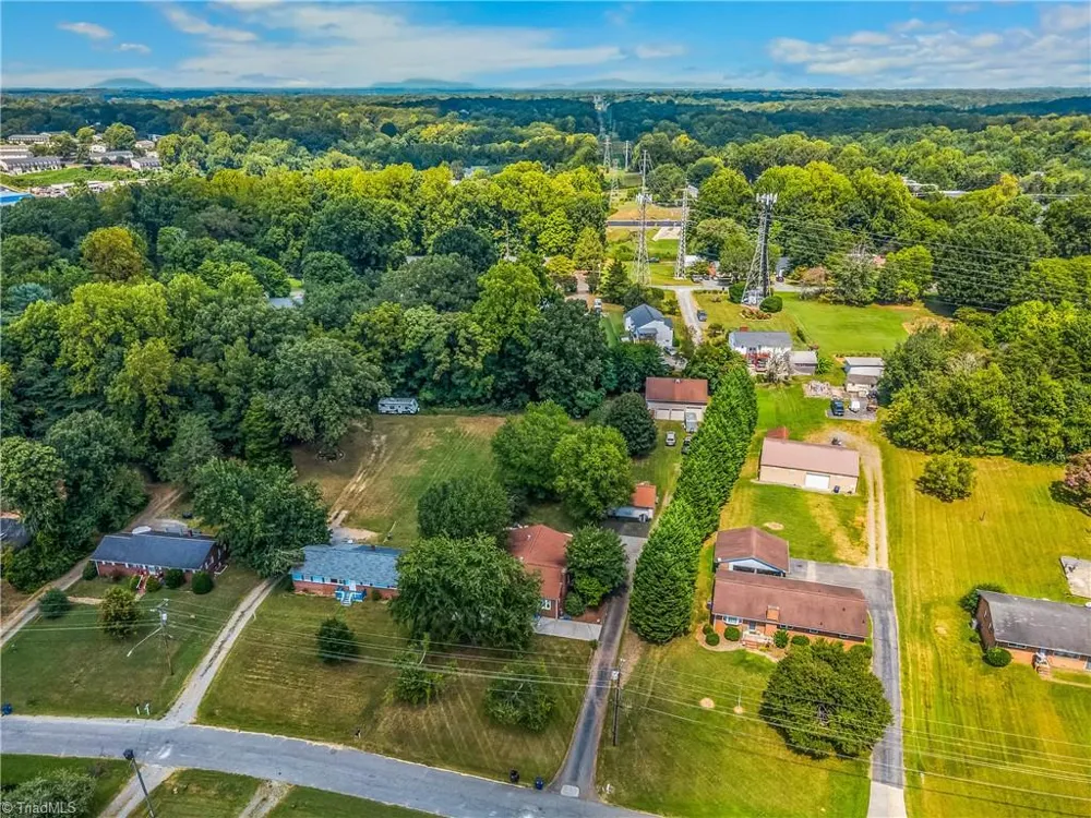 4733 Eastwin Drive Winston-Salem, NC 27104