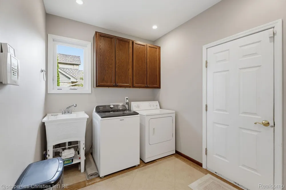 750 Shortridge Avenue Rochester Hills City, MI 48307