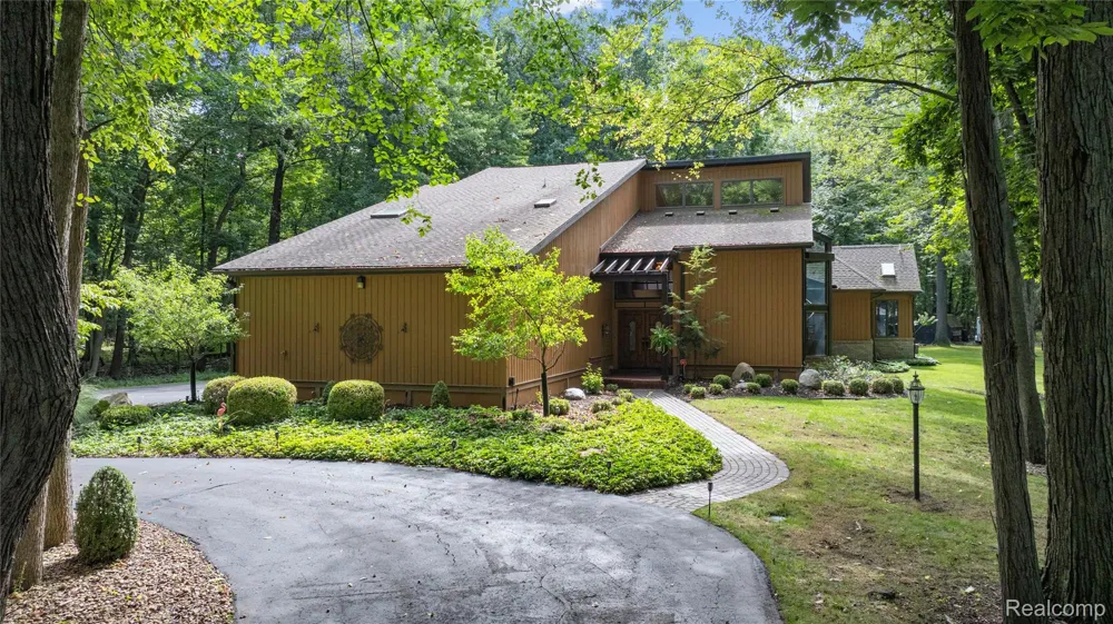 8931 Bridge Road Grosse Ile Township, MI 48138