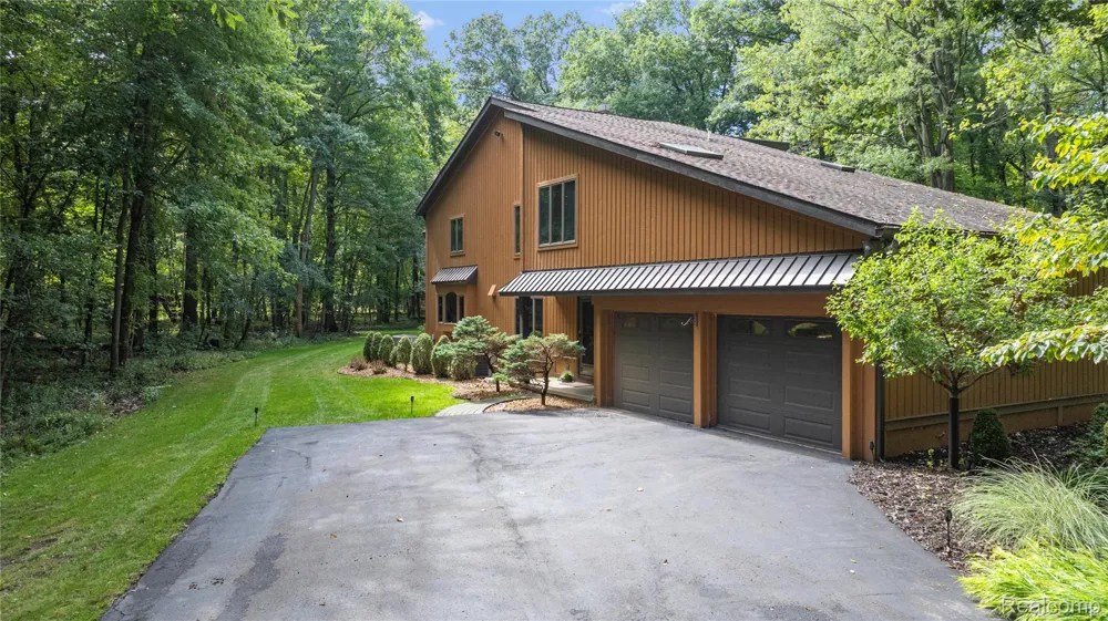 8931 Bridge Road Grosse Ile Township, MI 48138