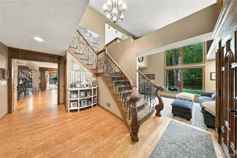 8931 Bridge Road Grosse Ile Township, MI 48138