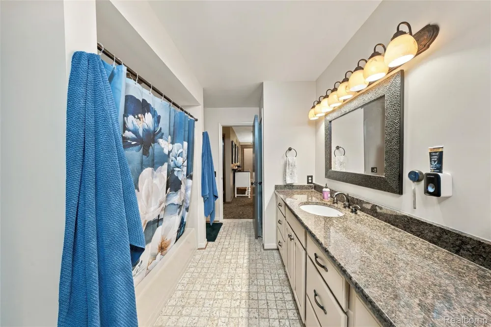 8931 Bridge Road Grosse Ile Township, MI 48138