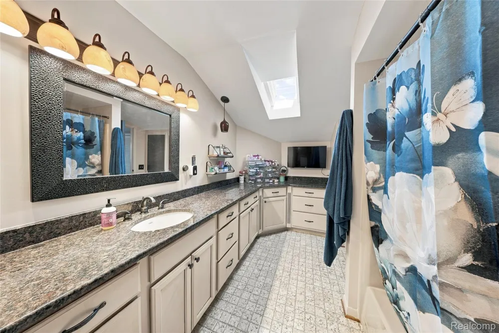 8931 Bridge Road Grosse Ile Township, MI 48138