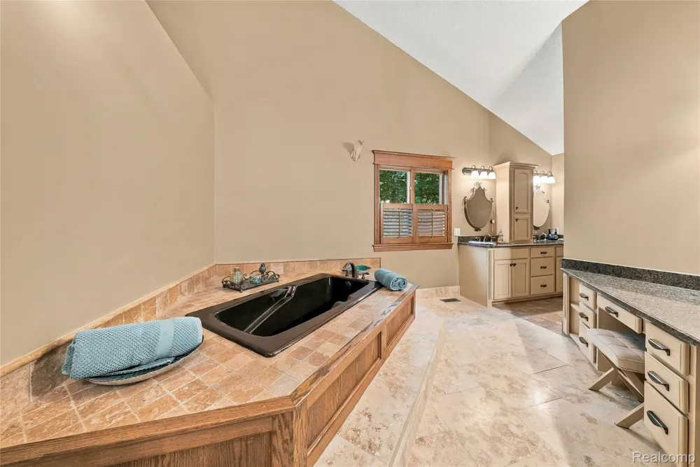 8931 Bridge Road Grosse Ile Township, MI 48138