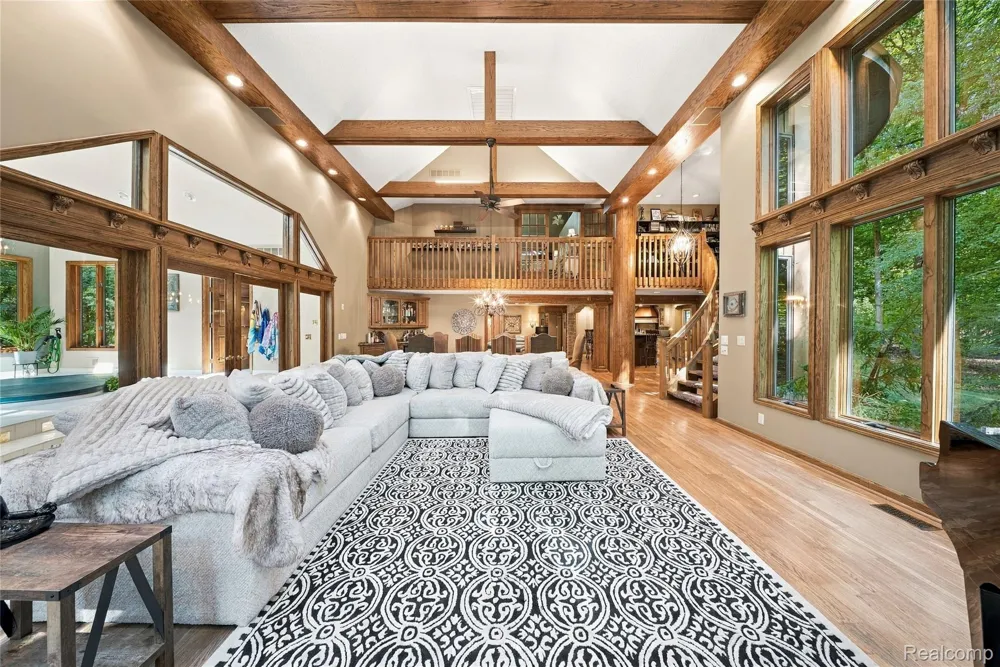 8931 Bridge Road Grosse Ile Township, MI 48138