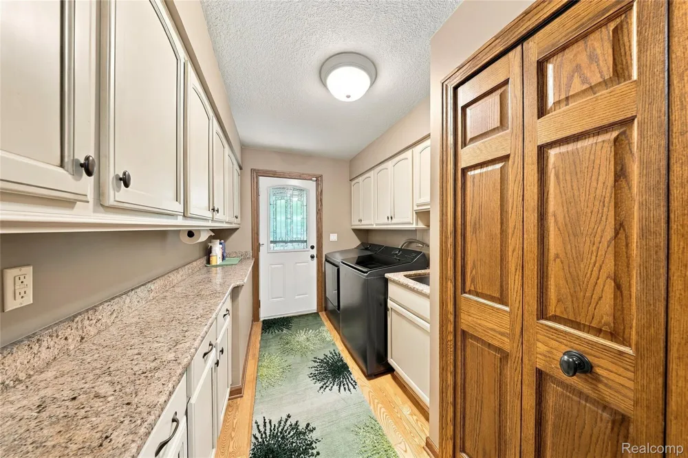 8931 Bridge Road Grosse Ile Township, MI 48138