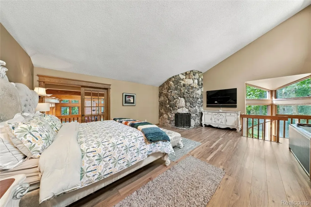 8931 Bridge Road Grosse Ile Township, MI 48138