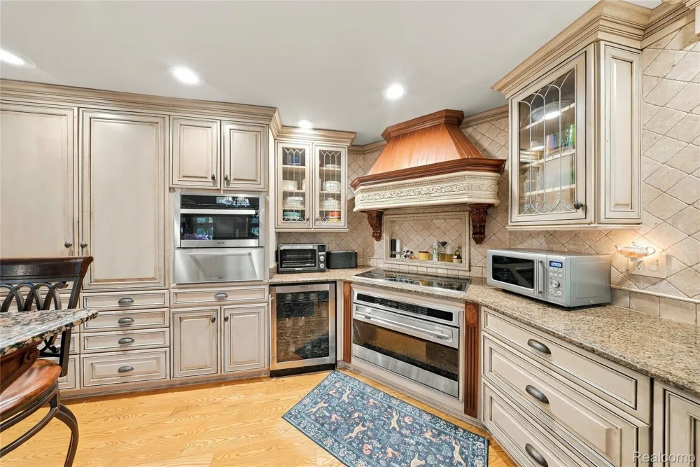 8931 Bridge Road Grosse Ile Township, MI 48138