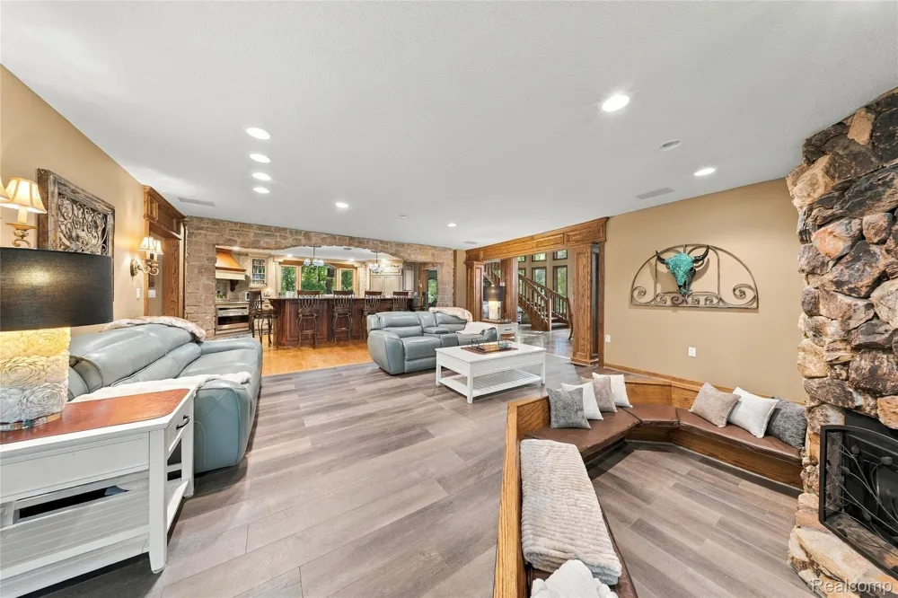 8931 Bridge Road Grosse Ile Township, MI 48138