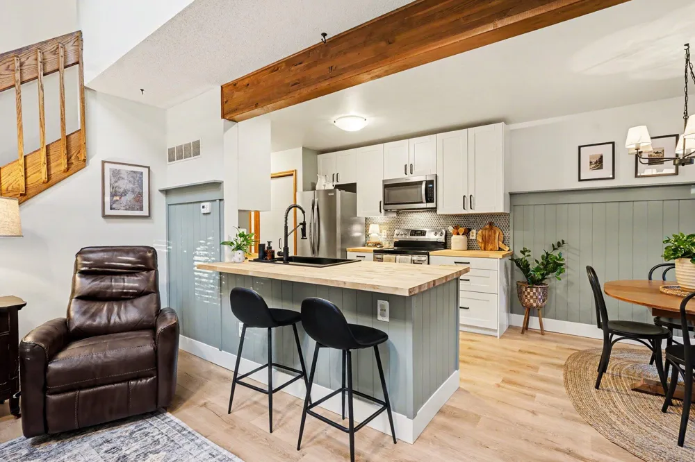 17511 Parkwood Drive #B Ferrysburg City, MI 49456