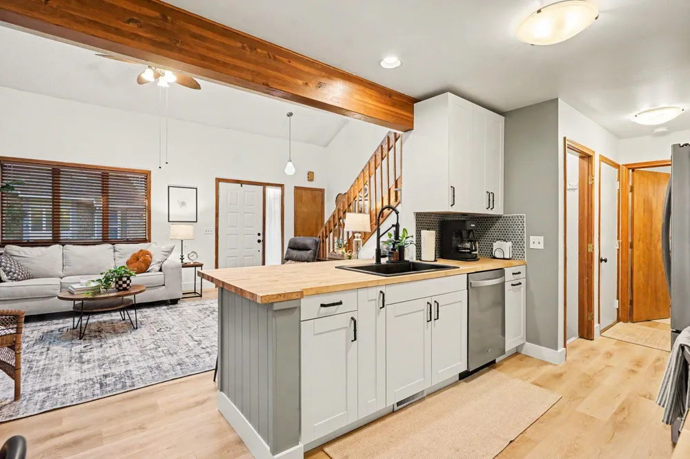 17511 Parkwood Drive #B Ferrysburg City, MI 49456