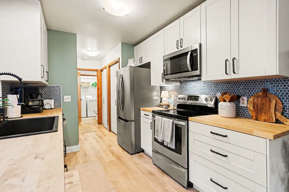 17511 Parkwood Drive #B Ferrysburg City, MI 49456