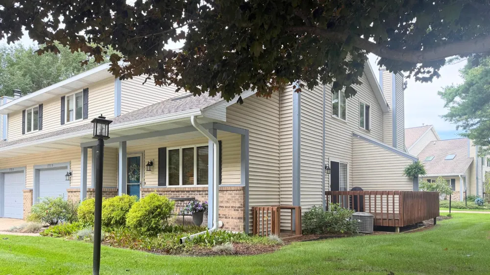 17511 Parkwood Drive #B Ferrysburg City, MI 49456