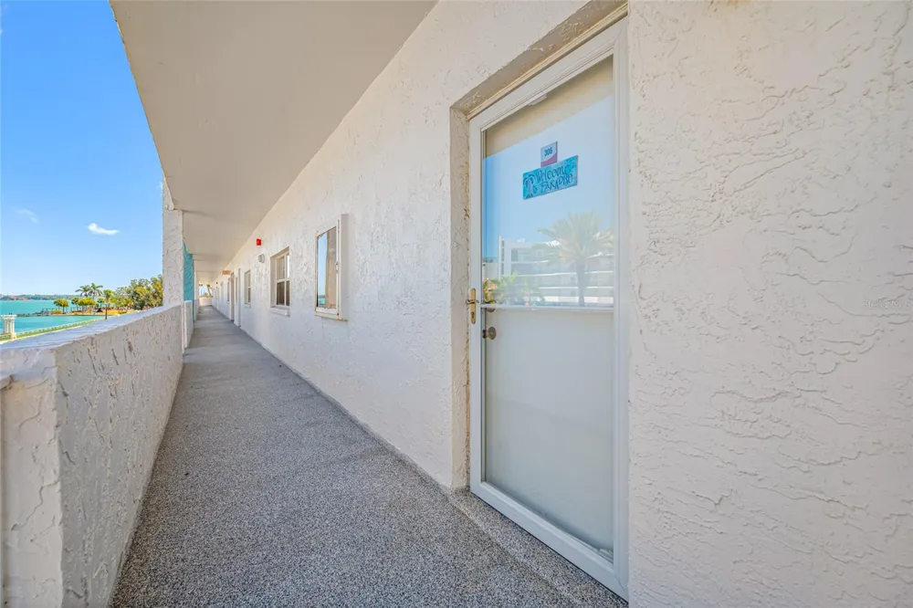 285 107 AVENUE #306 Treasure Island, FL 33706