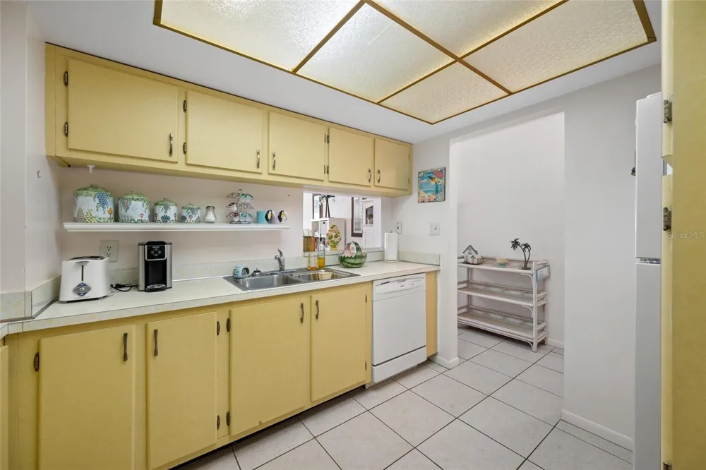 285 107 AVENUE #306 Treasure Island, FL 33706
