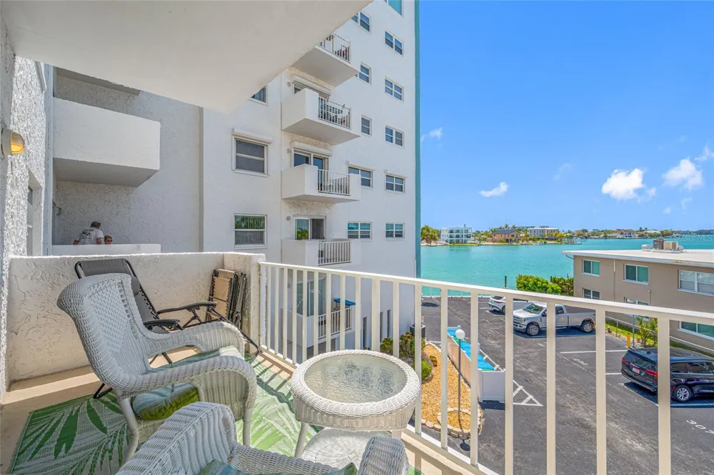 285 107 AVENUE #306 Treasure Island, FL 33706