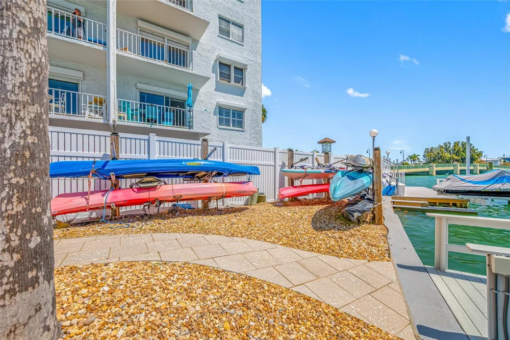 285 107 AVENUE #306 Treasure Island, FL 33706