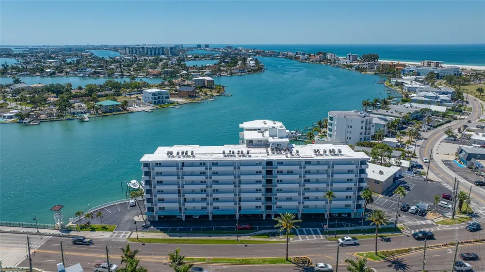 285 107 AVENUE #306 Treasure Island, FL 33706