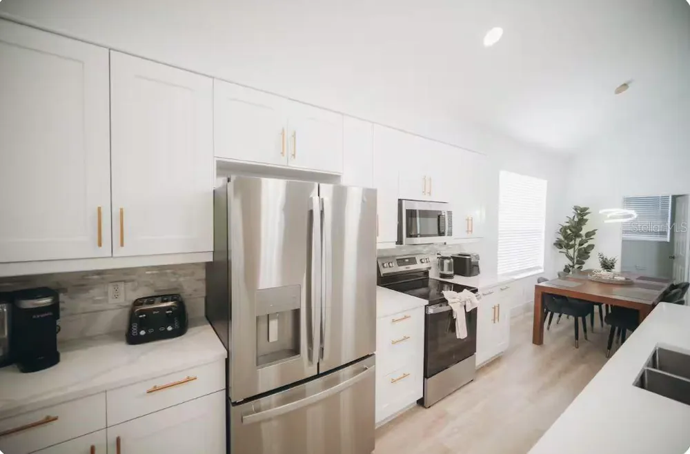 8125 SUN PALM DRIVE Kissimmee, FL 34747