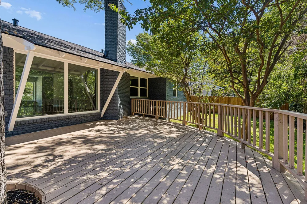 6615 Ridgemont Drive Dallas, TX 75214