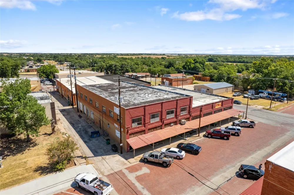 115 E Pecan Street Coleman, TX 76834