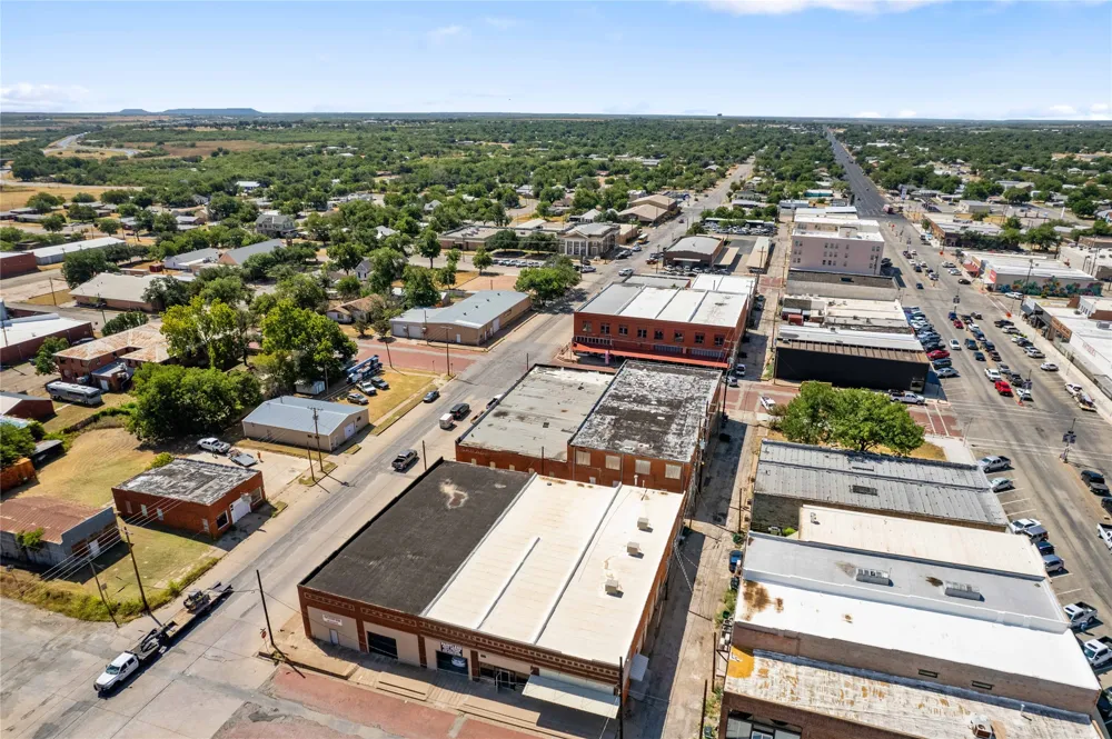 115 E Pecan Street Coleman, TX 76834