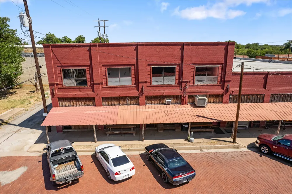 115 E Pecan Street Coleman, TX 76834