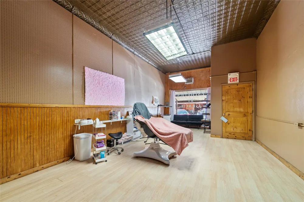 115 E Pecan Street Coleman, TX 76834
