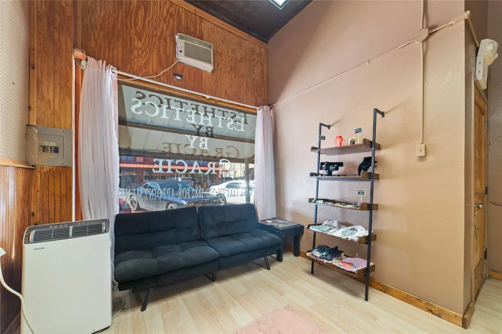 115 E Pecan Street Coleman, TX 76834